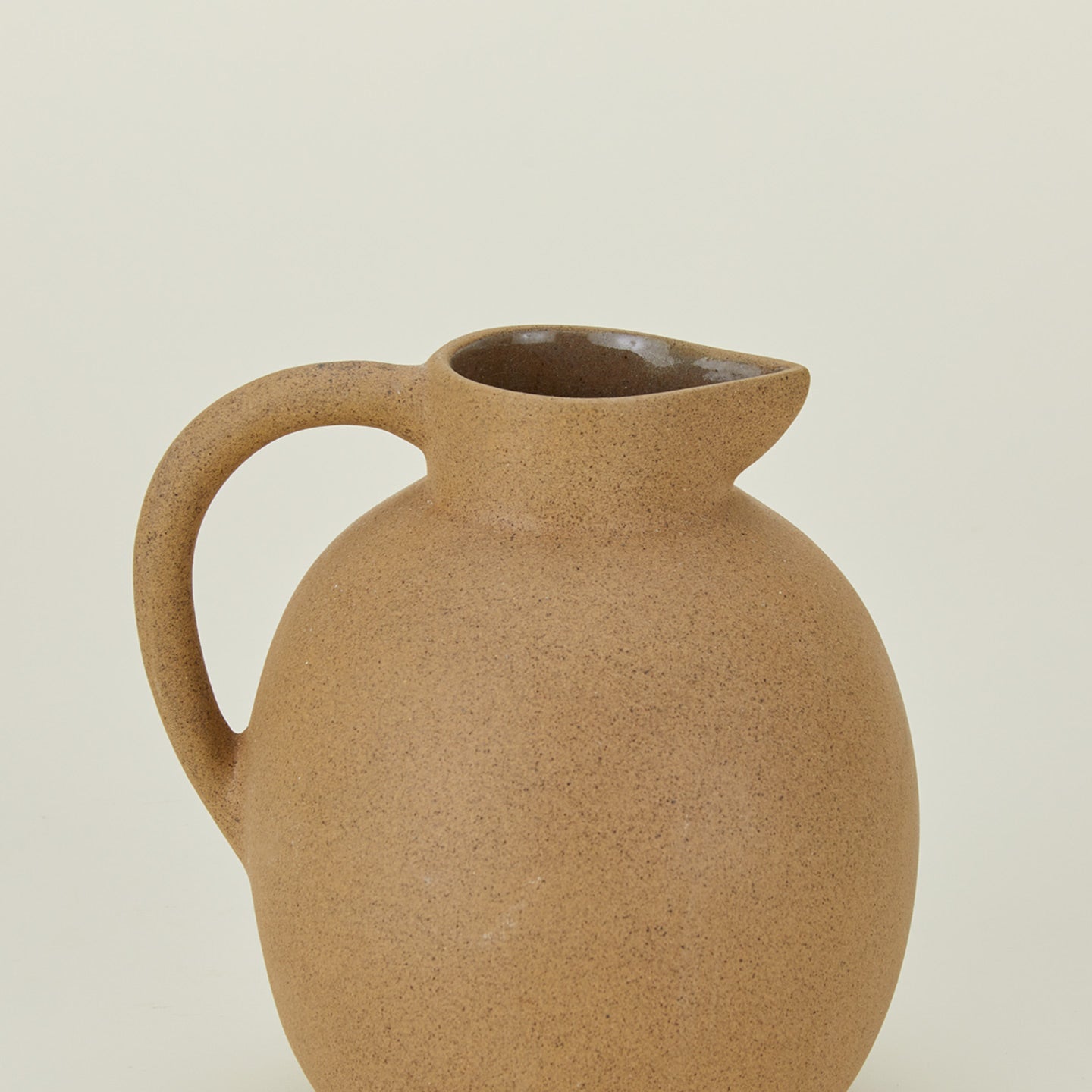 Bola Pitcher